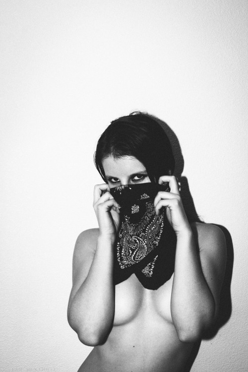 ianmckinnie:  Model: vexvoir.tumblr  bandita 