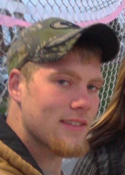 jdokiecowboy:  redneckwch:  21 Dublin Ca,  he’s bi. Love to rub a hole in the