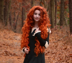 ameliapondthehistoryqueen:  doxiequeen1:  The leaves were the same color as Meridas hair and I thought it was worth getting a few photos of.  I have the details about making this costume, and more photos here!   