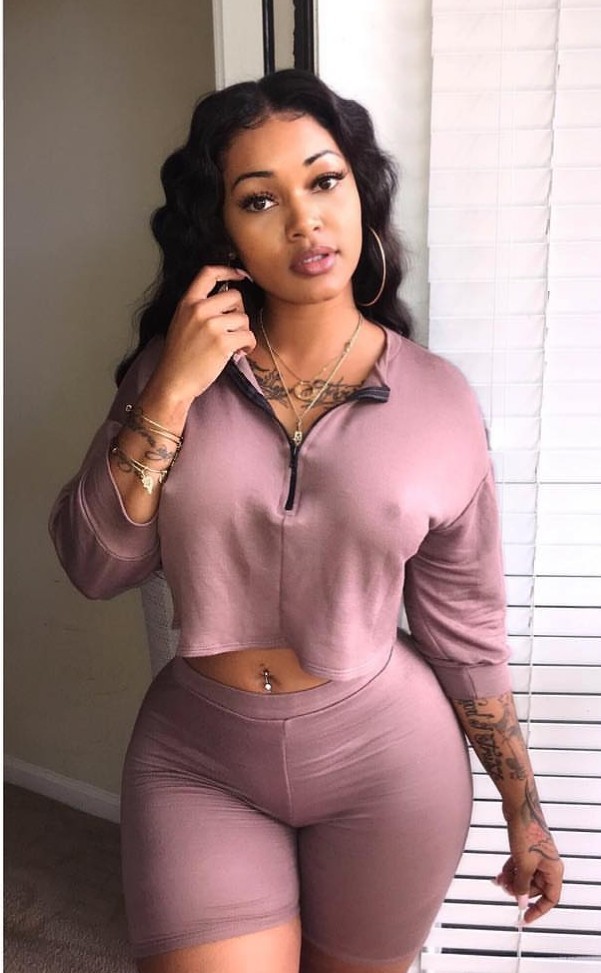 kingjazziedad:  DeliciouslySexy. Petite. Bootiful. CurvyLicious.. Miss MeekLina 💙