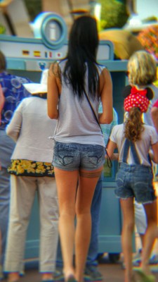 stephanie-mason-my-hotwife:  Pics from Epcot!!