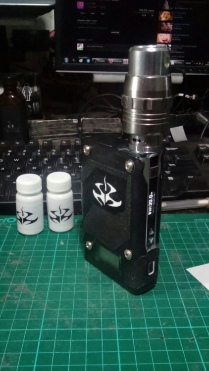 modded my little vaporizer to work with 3 parallel batteries rather than one, it has flashlight and 