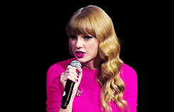 thatsickbeat:Taylor Swift visits the Scholastic Building in New York City to talk about books, songw