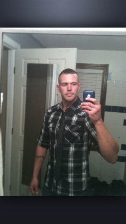 voyboi:  Hottie Marine from Maine