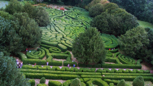 archatlas:  Labyrinths and Mazes   Villa Pisani Garden - Venice, Italy The Hampton Court Maze - London, United Kingdom Andrassy Castle - Tiszadob, Hungary  Longleat Hedge Maze - Wiltshire, United Kingdom Ashcombe Maze - Melbourne, Australia Teichland