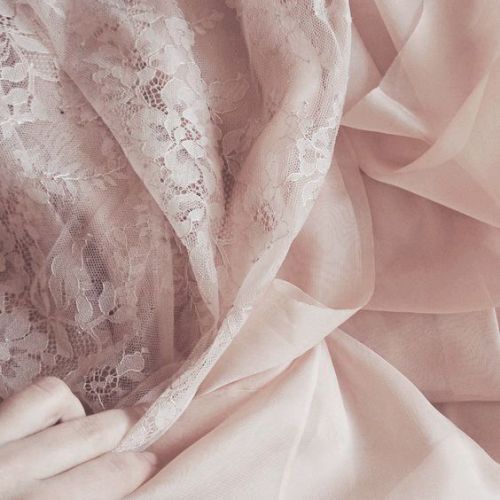 ⋆* –♕; greek mythology / a casual aphrodite ▸ imagined in pink ❜soft petals. love letters rece