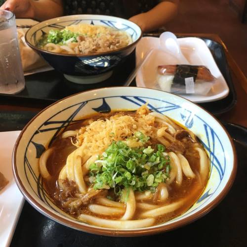 CURRY UDON. #firststop #Hawaii (at MarukameUDON)