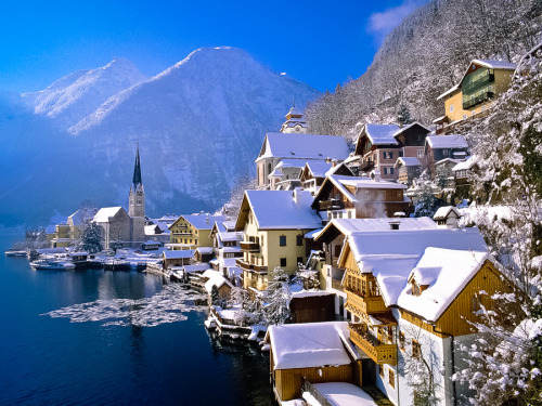 coiour-my-world:Winter in Hallstatt, Austria