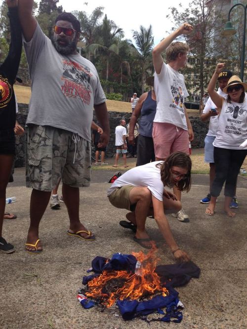 progressiveauspol:roccondilrinon:progressiveauspol:Indigenous activists burnt the Australian flag to