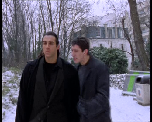 Methos screencaps * Through A Glass DarklyYou should be more paranoid.The motion blur is vile in thi