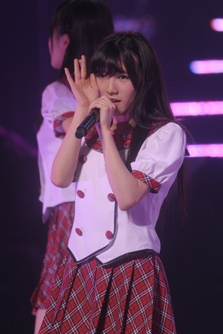 girls48:  Naachan is painfuly beautiful and also KojiMako T_T