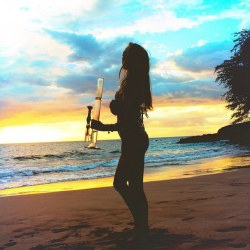 extraordinary-stoner:  Bong rips on the beach. 