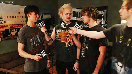 fallenfor5sos:  The goofiest moments from our 5 seconds of summer interview  