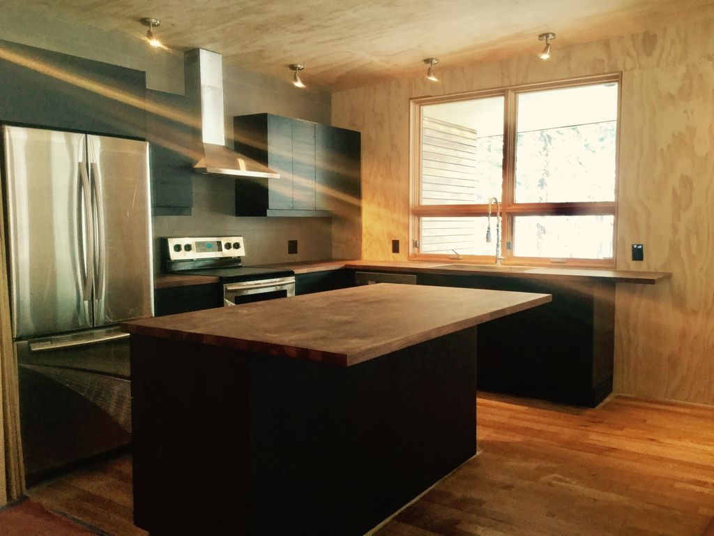 househunting: $398,000/2 br 1275 sq ft Winthrop, WA 