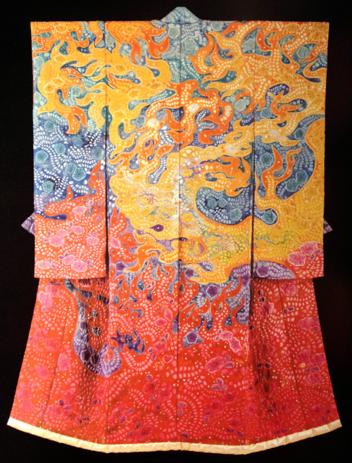 moreinspires: Kimono by Ityku Kuboty. Ityku has been transformated to the perception of a kimon