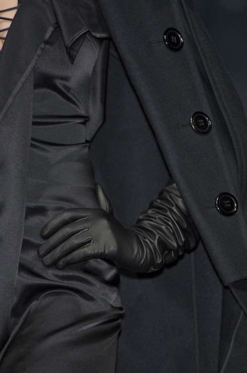 sobarkingmad:  mindplayy:  thegiftsoflifelessordinary:  Yohji Yamamoto F12  MINDPLAYY added a new so