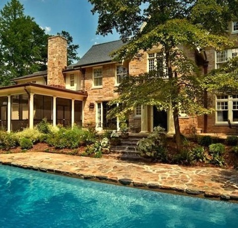 Charlotte Infinity Pool