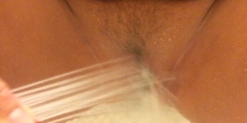 feistylittleleopard:  My hotel had the most awesome shower head… fuck me- yes I was stimulating my girl with hard water pressure and showing up for breakfast with a big ass smile 👄and a very satisfied kitty –meow…. @mrnmrssucknfuck  🔥🔥🔥