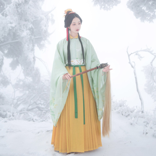 hanfugallery: chinese hanfu by 瞳莞汉服