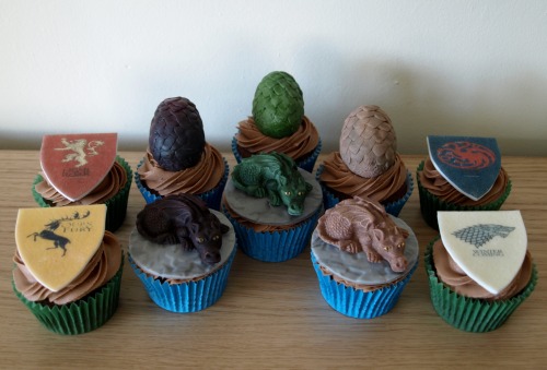 cathyscake:  Game of Thrones Cupcakes 