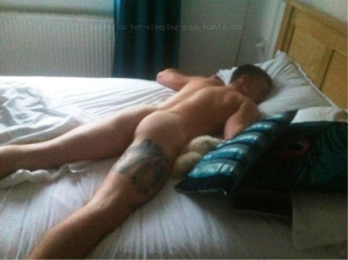 Z-z-z Hot Sleeping Guys z-z-Z Your sumbissions on i_love_sleeping_guys(at)yahoo.com