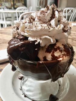 food-porn-diary:  A Frozen Hot Chocolate