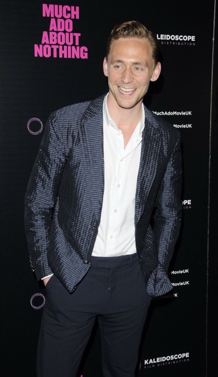 lokisbliss:  I say YES to this outfit and HALLELUJAH! to that jacket (plus the white shirt of sex)~! 