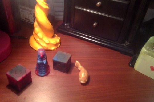 rockpapertentacles: I really can’t wait til I get a proper camera =.= Anyway, most of the