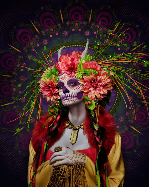 Las Muertas: Bellezas Mortales Posan En Un Colorido Tributo Al Día De Los Muertos