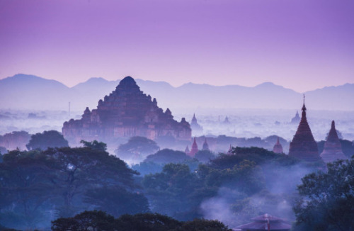 drxgonfly:    Temples in the Mist (by Zay Yar Lin) 