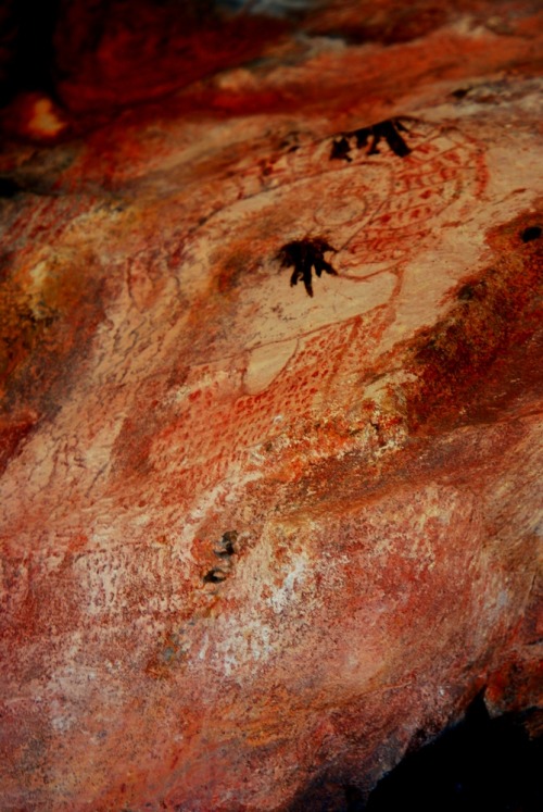 Aboriginal rock art showing Wandjina figures at Truscott, the Kimberley, Western Australia. Some sug