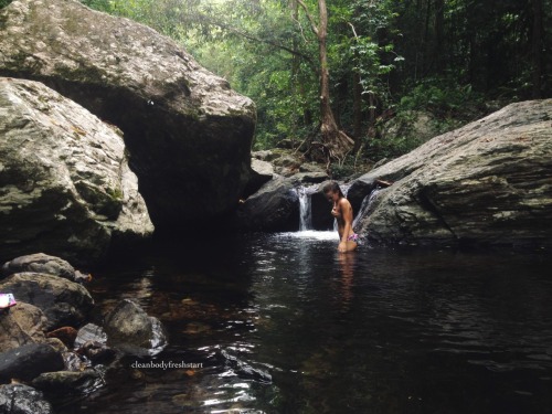 cleanbodyfreshstart:today’s magical little creek spot with my special earthling // ✿