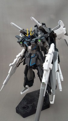 gunjap:  HGBF 1/144 Lightning Gundam Full Armed Custom: Work by akamasatou. Photoreviewhttp://www.gunjap.net/site/?p=243628