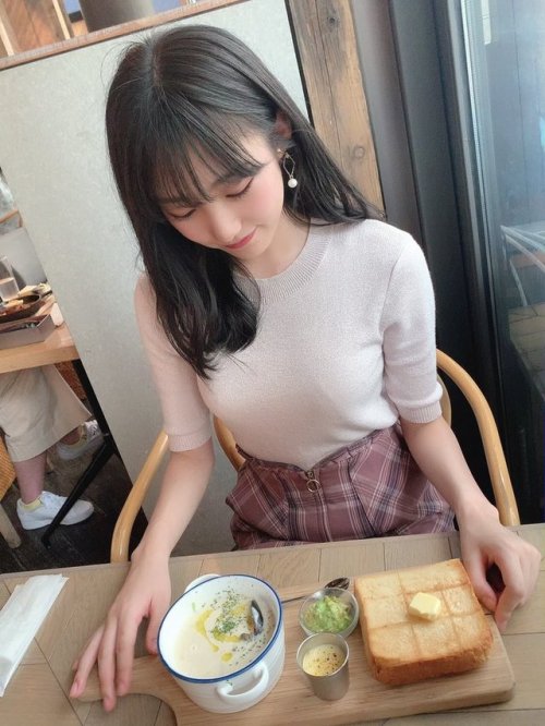 soimort: 横野すみれ - Twitter - Tue 20 Aug 2019   こんにちす〜！ 母校へ帰れ！たこ焼き焼けた〜😽 うれしいね◎ Hello~! Bokou e Kaere! Takoyaki cooked~😽 I’m so happy◎ 彼女とランチなう に使っていいですよ🐶💓