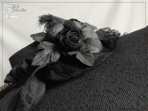 Black Flowers Jacquard Hat