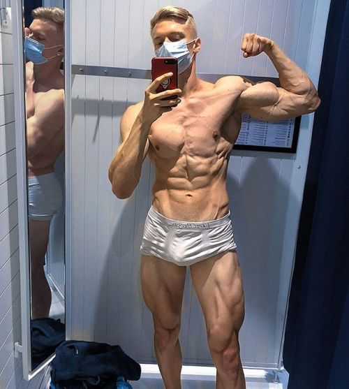 musclecomposition:Bodybuilder, Karlo Zure