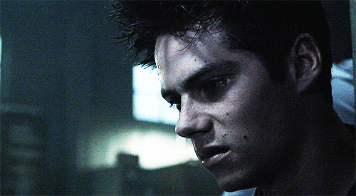 mslydiastilinski:  But in small moments like this, Stiles Stilinski scares the shit out of me. Like you can totally tell that he’s willing to commit murder right about now. His lips are freaking curling into a snarl because he’s so pissed and his