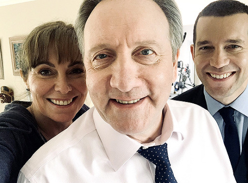 From Fiona Dolman’s Twitter: Happy to be back! #MidsomerMurders Series 23 Episode 1