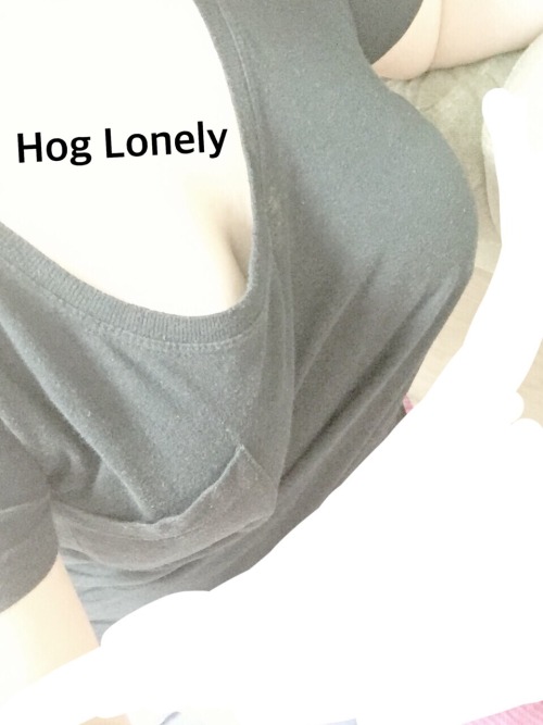 hoglonely: 예쁜가슴 큰 가슴 쪼물쪼물 ☺️ 좋아하는 가슴 호우!