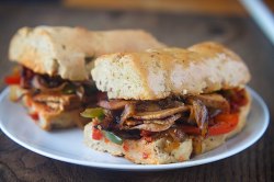 im-horngry:  Vegan Philly Cheese Steak -