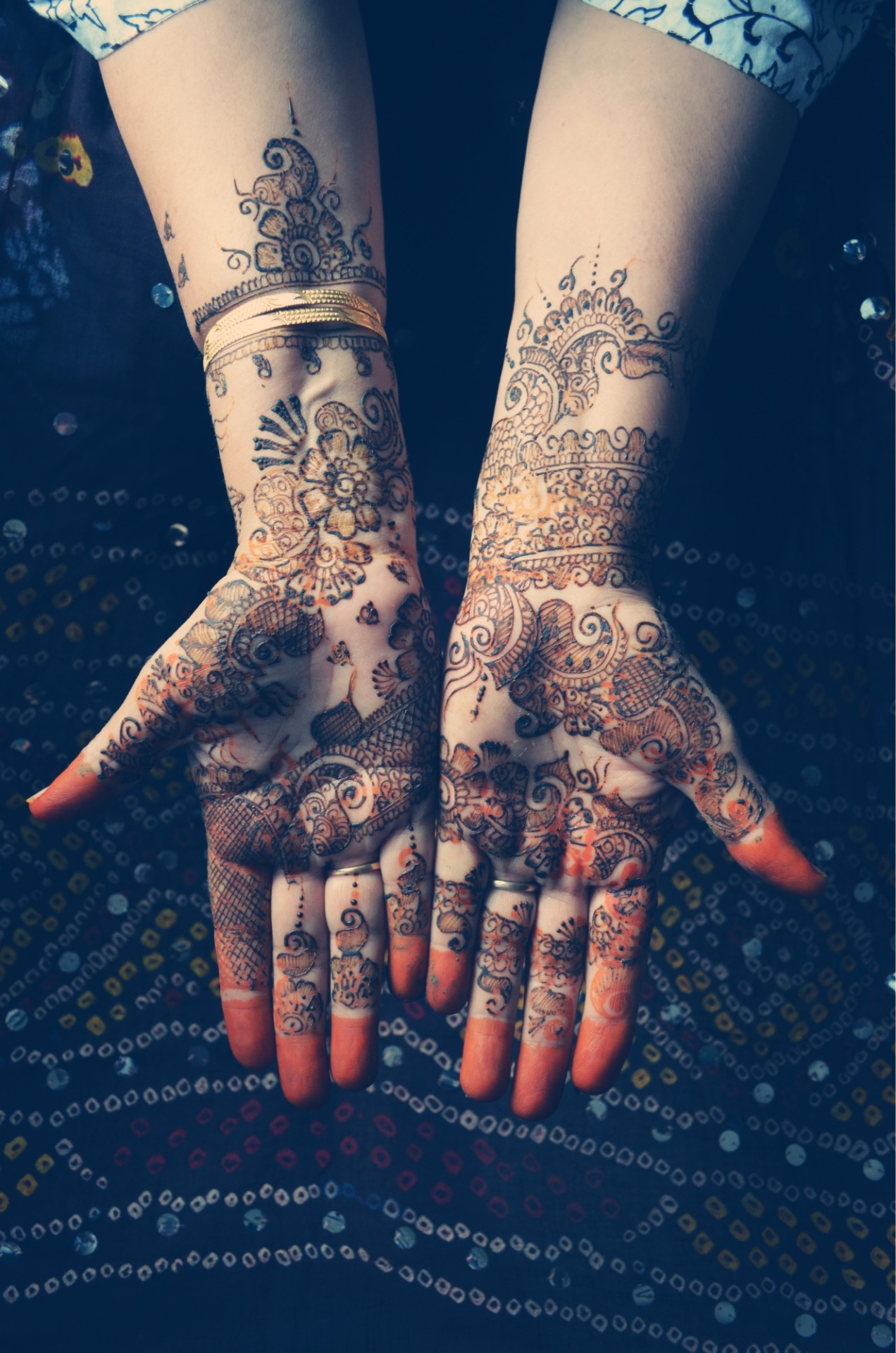 swapnil1690:  Heena tattoo, mum’s hands 