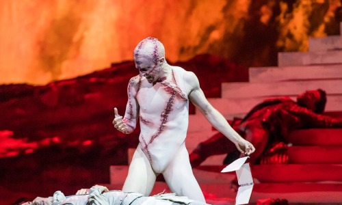 teratomarty: zigraves: carmenquinn: Mary Shelley’s Frankenstein Royal Ballet oi, @teratomarty 