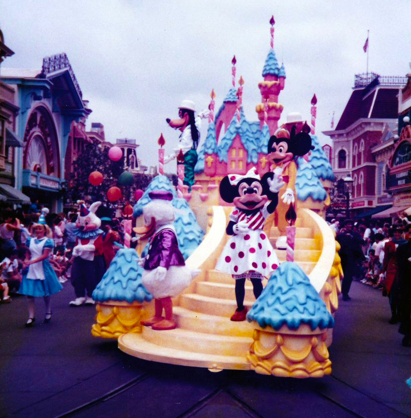 Anciennes Parades des Resorts Américains Tumblr_ppm6ox3cBU1xrigiqo1_1280