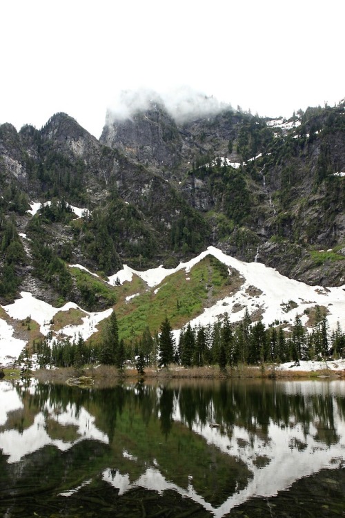 burningmine:Took a random day off work to go hike to Heather Lake. I love living in Washington State