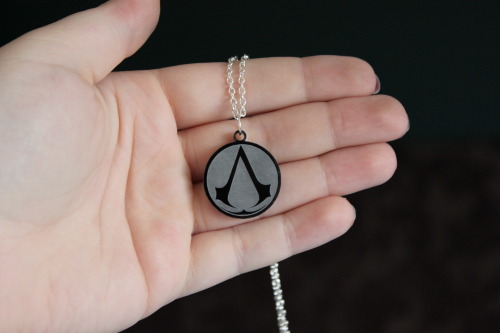 geek-studio:  Assassin’s Creed Crest at Geek Studio!