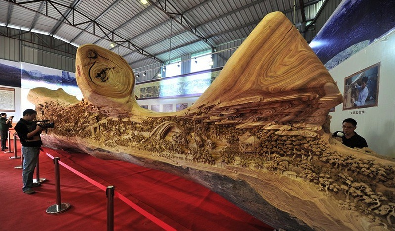 mentalalchemy:  charlietimms:  Zheng Chunhui, a famous Chinese wood carver spent