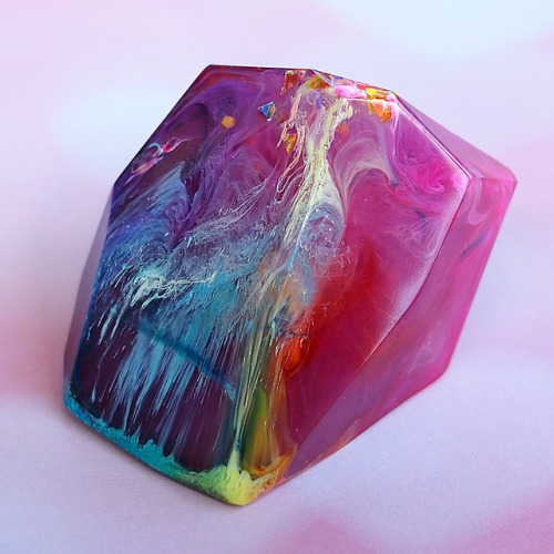 palepastelgoth: Bleeding Rainbow Crystal