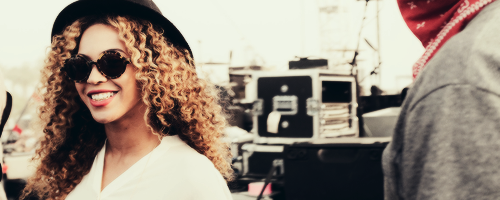 thehollywoodbitches-deactivated:  Beyonce at Coacella 2014 