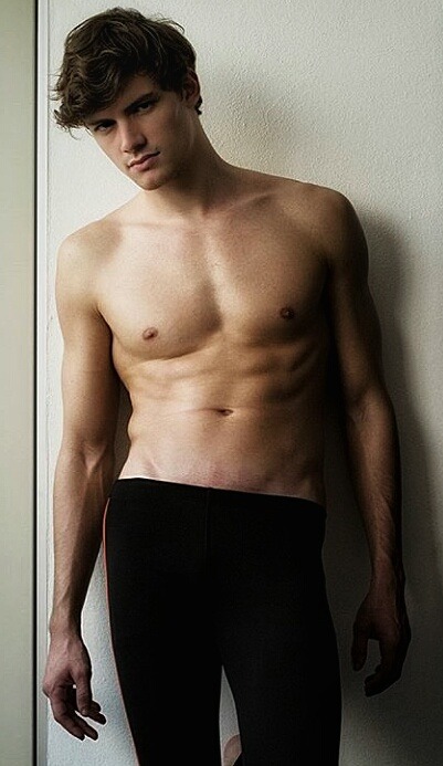 themitchme:  Aron Serafini