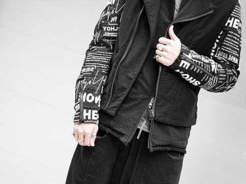 YOHJI YAMAMOTOYOHJI YAMAMOTO x READYMADE RIDER&rsquo;S JACKETThe Viridi-anneGloved Zip-up ParkaT